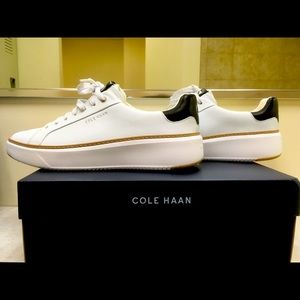 Womens Cole Haan Grandpro TopSpin Sneaker - Ivory/Black, Size 9.5US [W22707]